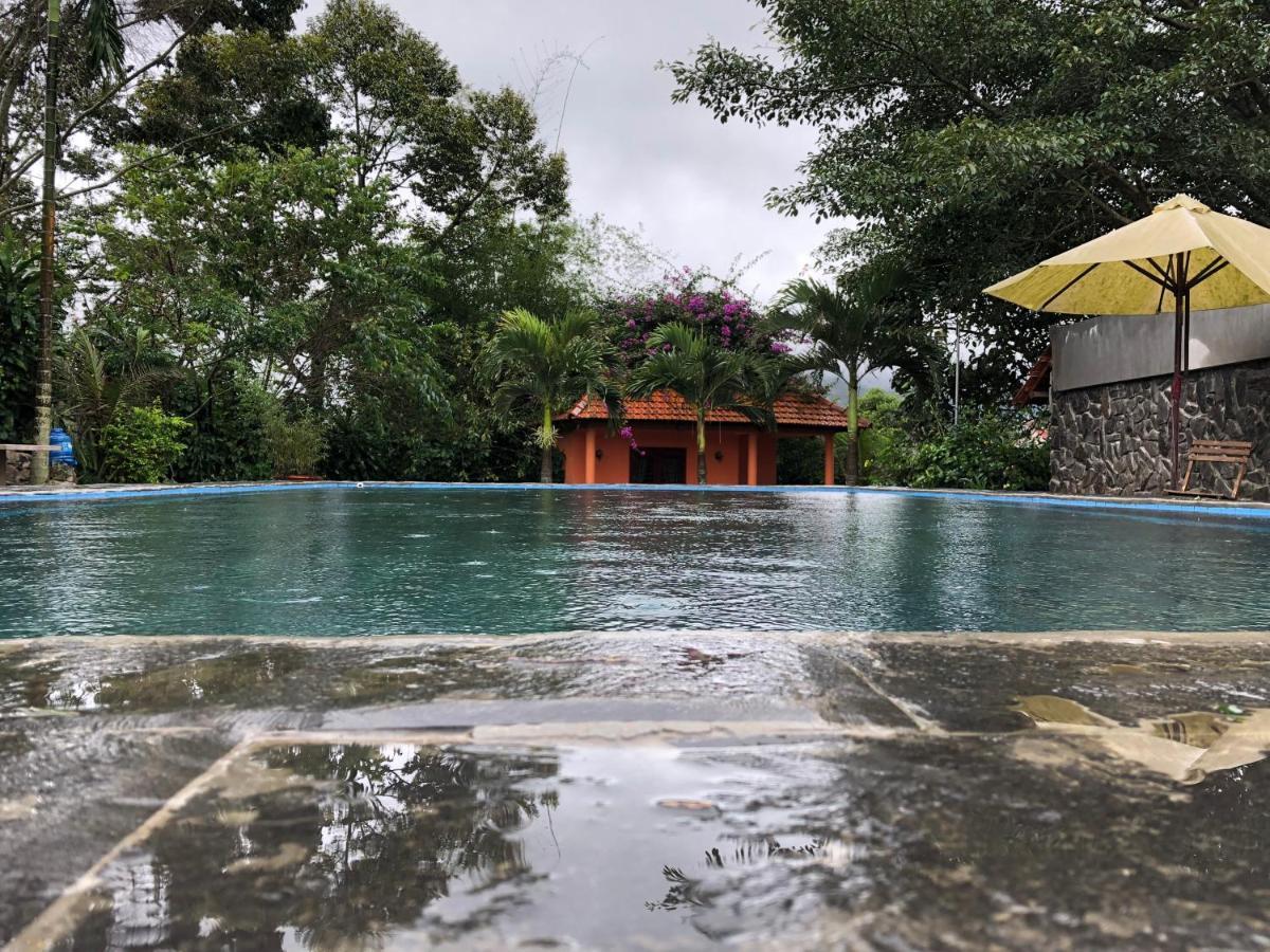 Ivory Falls Villa Di Linh Exterior photo